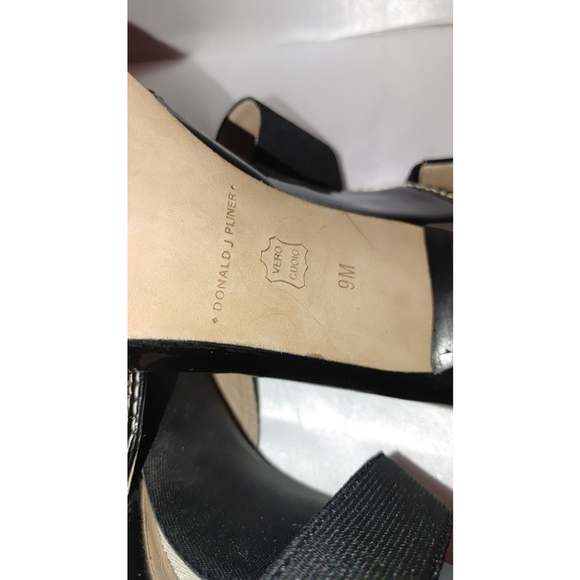 Donald J. Pliner May Heels Size 8M - Picture 6 of 6